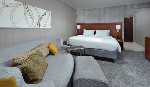 Chambre, 1 très grand lit et 1 canapé-lit