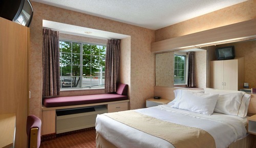 Suite, 1 grand lit, accessible aux personnes à mobilité réduite, non-fumeurs (Mobility Accessible)