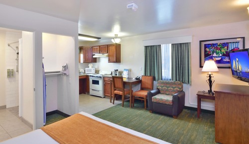 Chambre Simple, 1 grand lit, accessible aux personnes à mobilité réduite, cuisine