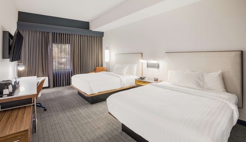Chambre, 2 grands lits (Courtyard or Pool View)