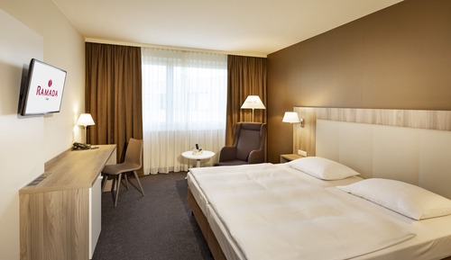 Chambre, 1 très grand lit, non-fumeurs