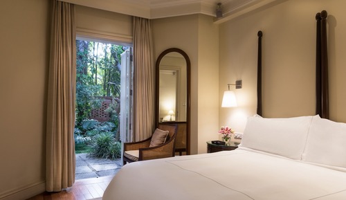 Chambre Luxe, 1 très grand lit, vue jardin