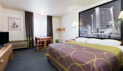 Chambre, 1 très grand lit, accessible aux personnes à mobilité réduite, non-fumeurs