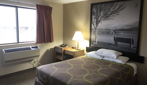 Chambre, 1 grand lit, accessible aux personnes à mobilité réduite