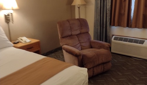 Chambre, 1 grand lit, accessible aux personnes à mobilité réduite, non-fumeurs