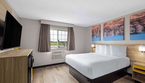 Chambre, 1 grand lit, accessible aux personnes à mobilité réduite, non-fumeurs (First Floor)