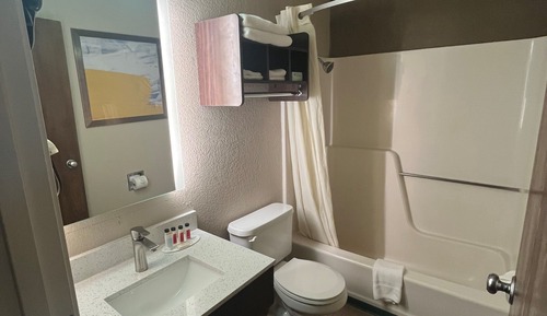 Chambre, 1 très grand lit, non-fumeurs