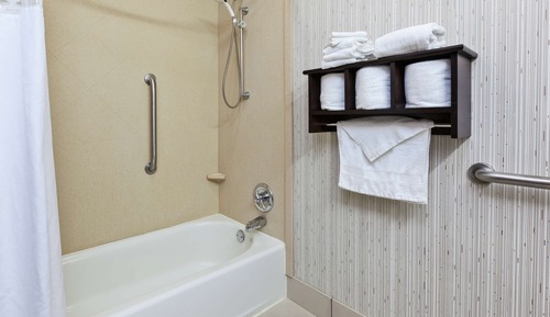 Chambre Standard, 2 grands lits, accessible aux personnes à mobilité réduite (ADA Approved)