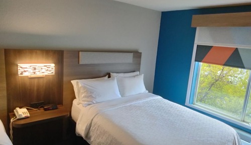 Chambre Standard, 2 grands lits, baignoire à jets