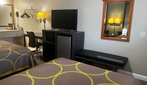 Chambre, 2 lits doubles, accessible aux personnes à mobilité réduite (Tub with Grab Bars)