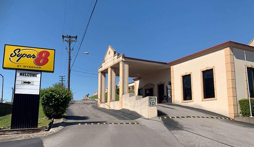 Chambre, 2 grands lits, fumeurs