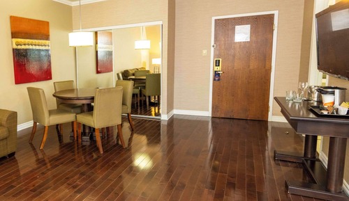 Suite, 1 très grand lit et 1 canapé-lit, non-fumeurs