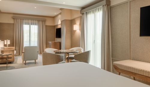 Chambre Supérieure, 1 très grand lit, terrasse
