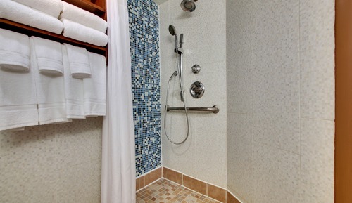 Chambre, 2 lits doubles (Comms Accessible. Roll-In Shower)
