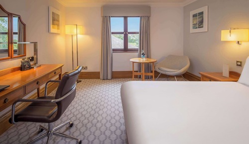 Queen Deluxe with Golf View