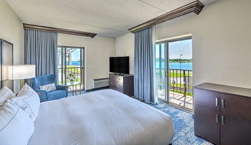 Chambre Premium, 1 très grand lit, vue fleuve, en angle