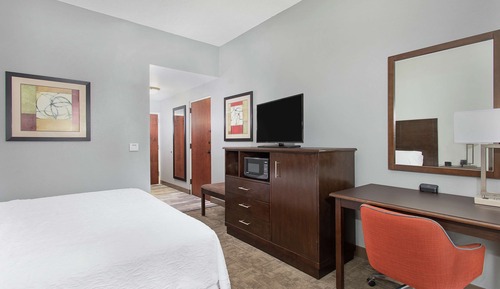 Chambre, 1 très grand lit, accessible aux personnes à mobilité réduite, non-fumeurs