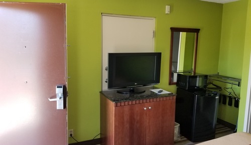 Chambre, 1 lit double, accessible aux personnes à mobilité réduite, fumeurs (Mobility)