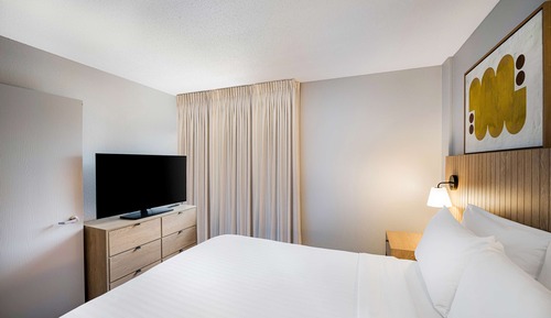 Chambre, 1 grand lit, accessible aux personnes à mobilité réduite