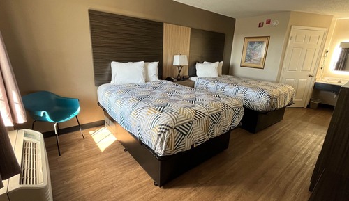 Chambre Deluxe, 2 lits doubles, non-fumeurs, réfrigérateur et four à micro-ondes
