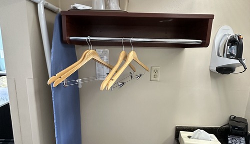 Chambre, 1 très grand lit, non-fumeurs