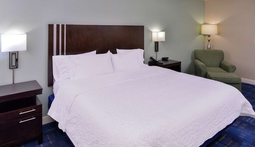 Chambre non-fumeurs, grand lit deux places