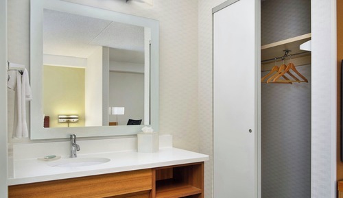 Suite, 1 très grand lit et 1 canapé-lit