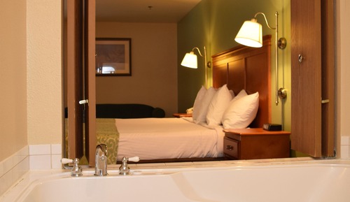 Chambre Standard, 1 très grand lit, baignoire à jets (No Lake View)