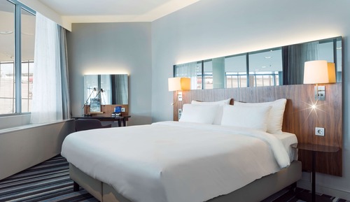 Suite Junior (Runway View)