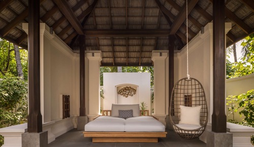 Deluxe Beach Villa with Pool