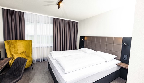 Chambre Double Confort (Airport View)