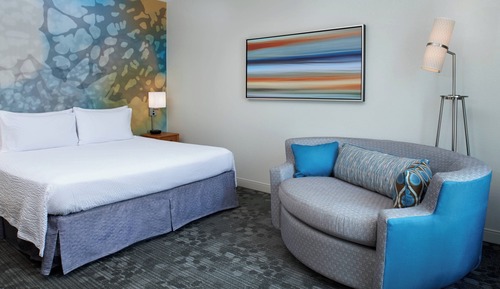 Suite, 1 très grand lit et 1 canapé-lit, non-fumeurs (Mobility Accessible, Tub)