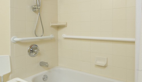 Chambre Standard, 1 grand lit, accessible aux personnes à mobilité réduite (Mobil Tub)