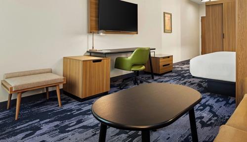 Chambre, 1 très grand lit et 1 canapé-lit