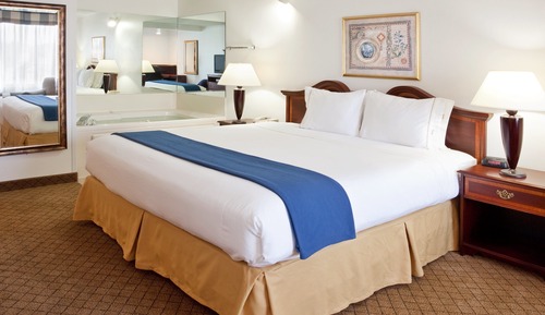 Suite, 1 très grand lit et 1 canapé-lit (Communication, Accessible Tub)