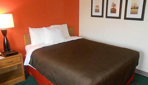 Chambre, 1 très grand lit, non-fumeurs