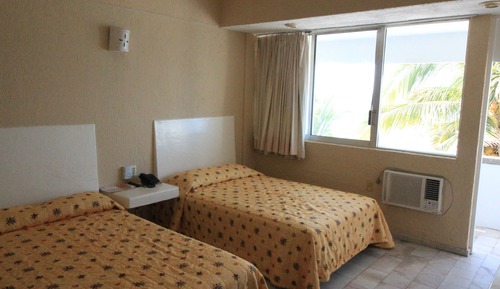 Chambre Standard, 2 lits doubles, vue piscine