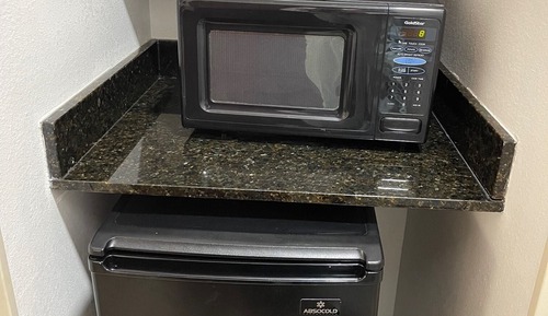 Suite, 1 très grand lit, non-fumeurs, baignoire à jets