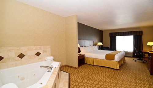Suite, 1 très grand lit et 1 canapé-lit