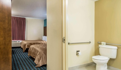 Chambre, 2 lits doubles, accessible aux personnes à mobilité réduite, non-fumeurs