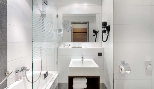 Privilege, Chambre, 1 grand lit