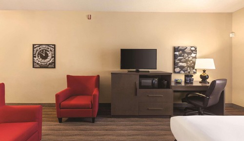 Chambre, 1 grand lit, accessible aux personnes à mobilité réduite, non-fumeurs