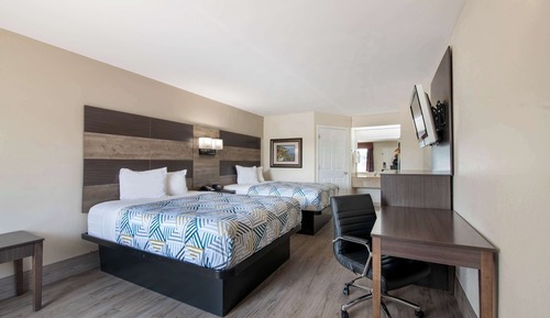 Chambre Deluxe, 2 grands lits, non-fumeurs, réfrigérateur et four à micro-ondes