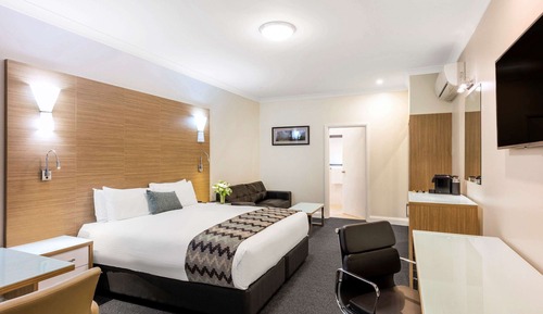 Privilege, Chambre, 1 très grand lit