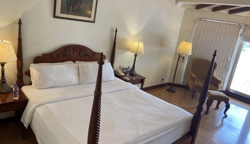 Chambre (Colonial with Private Sit Out)