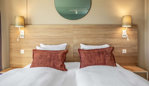 Chambre Double Supérieure, 1 très grand lit (Extra)
