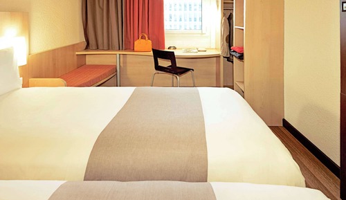 Chambre, 2 lits une place
