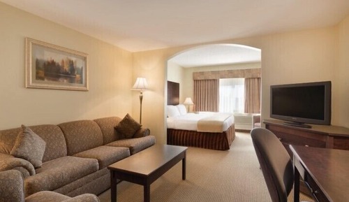 Chambre, 1 très grand lit et 1 canapé-lit, non-fumeurs (Two-Room Suite)