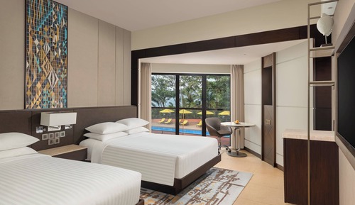 Chambre, 2 grands lits, non-fumeurs, vue piscine