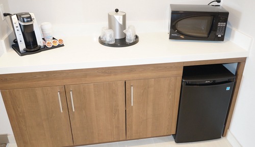 Chambre Standard, 1 très grand lit, accessible aux personnes à mobilité réduite (Accessible Tub)